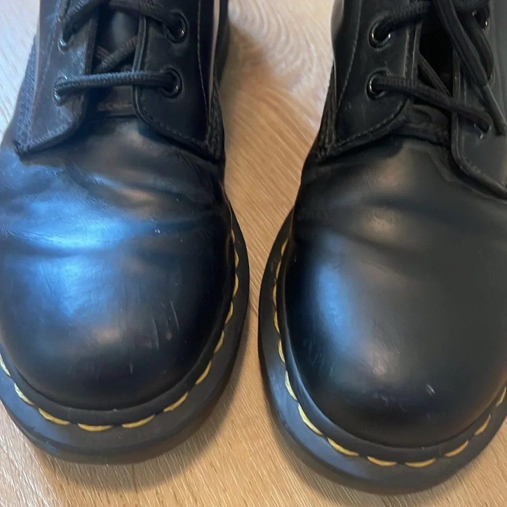 Dr.Martens Black Ankle Boots Size EU38 / 7 Gently Used